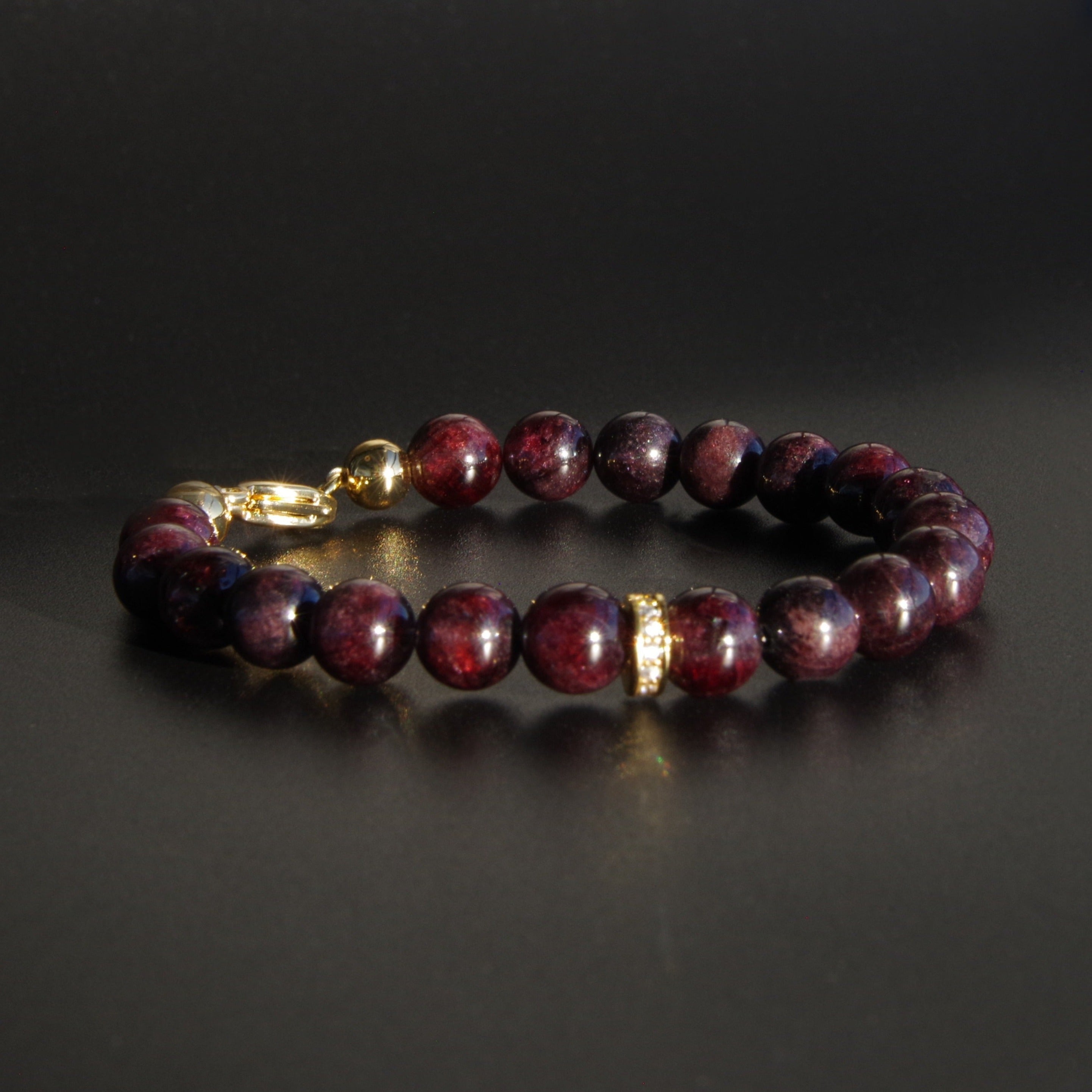 GARNET BRACELET WITH GOLD CLASP