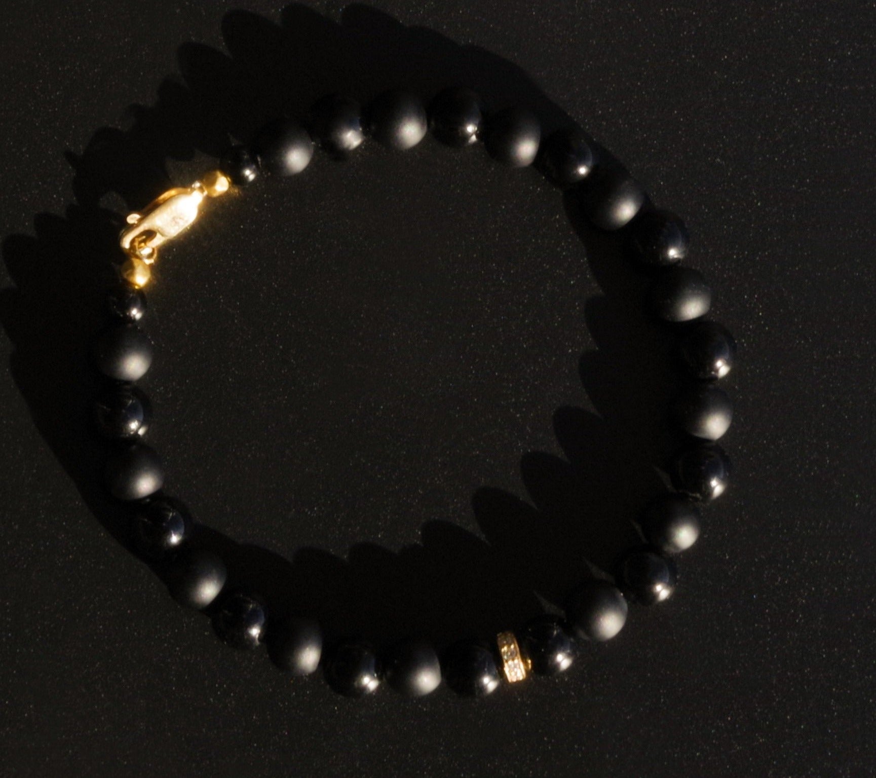 SPIRITUAL BEADS BRACELET IN ONYX, 18K GOLD & DIAMONDS